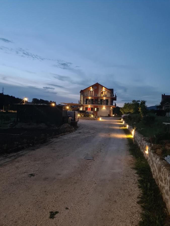 Slatki Snovi II Otel Knin Dış mekan fotoğraf